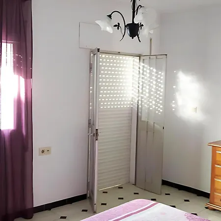 Moderno Y Centrico Estudio En Conil De La Frontera, Cerca De Playas Y Equipado - Es-180-270 Apartment